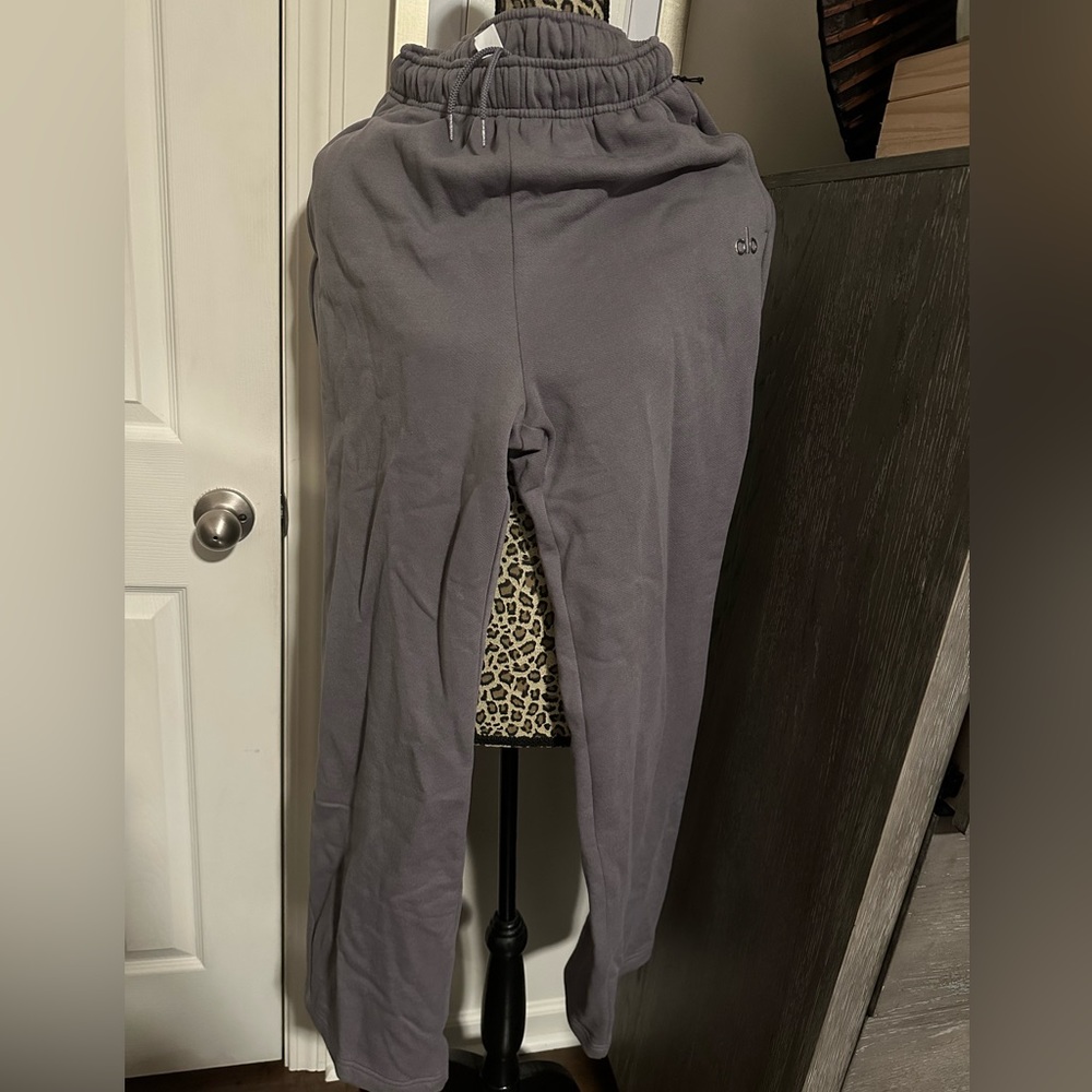 Alo accolade straight leg sweatpants